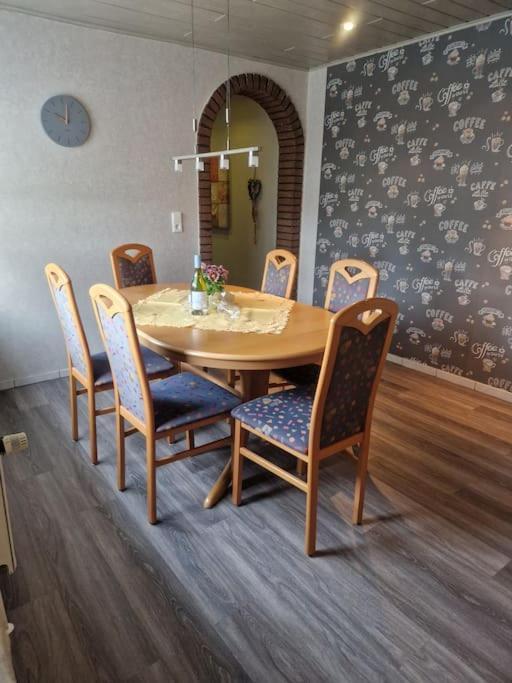 Gemuetliche 3-Zimmer-Wohnung, Zentral Gelegen Apensen Bagian luar foto